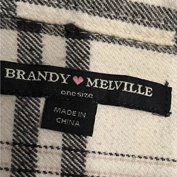 Brandy Melville button down shirt, marked as one size but measures as a large - Picture 2 of 4